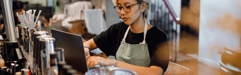 women working in cafe